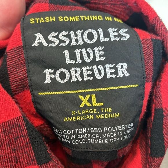 Red and Black Checkered Sleeveless Shirt - Picture 4 of 4